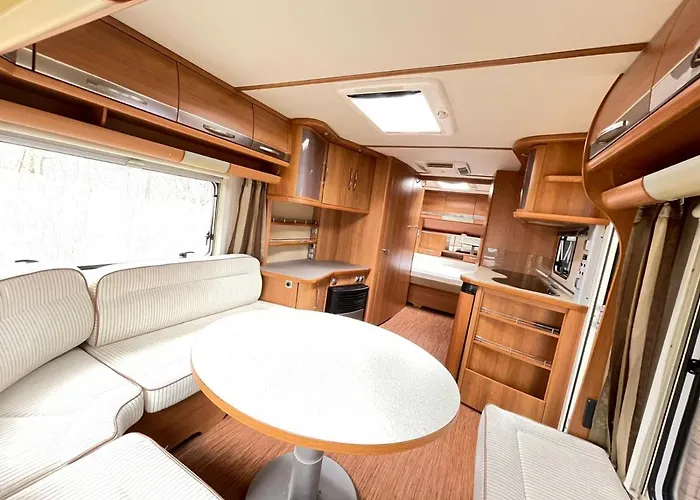 مكان تخييم Your Camp هيل