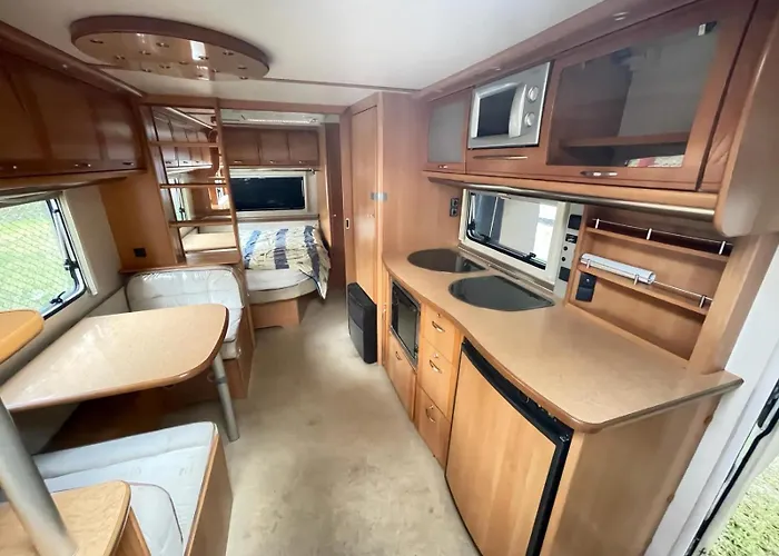 Your Camp مكان تخييم هيل